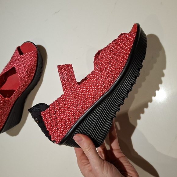 bernie mev. Red & White Polka Dot Woven Platform Shoes (EU 37; US 6.5-7.0) - Picture 2 of 7